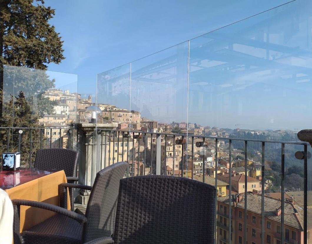Azzi B&B Comfortably, In The Quietness Of The Perugia Historical Centre Экстерьер фото