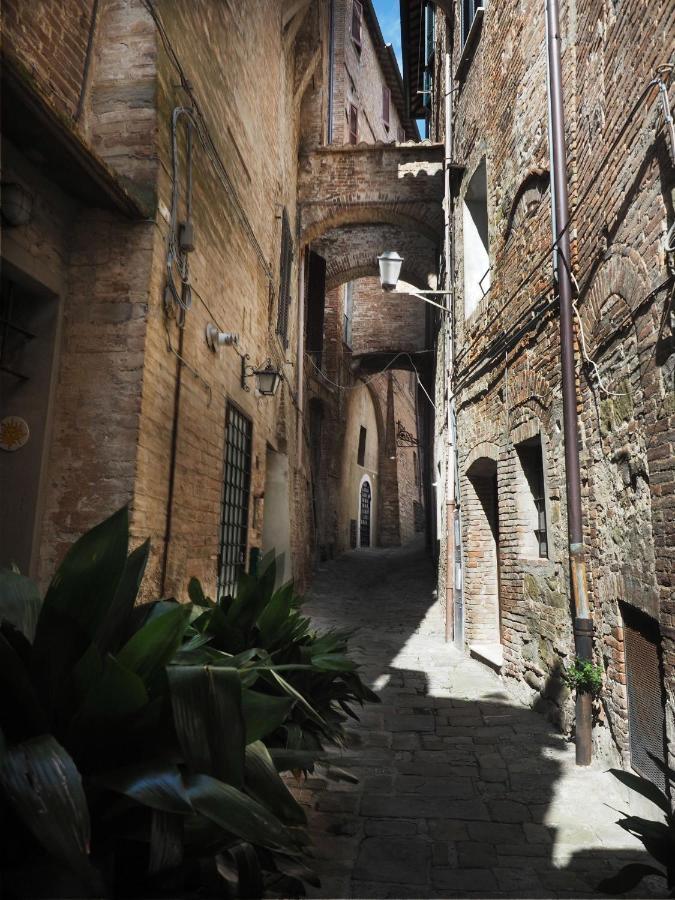 Azzi B&B Comfortably, In The Quietness Of The Perugia Historical Centre Экстерьер фото